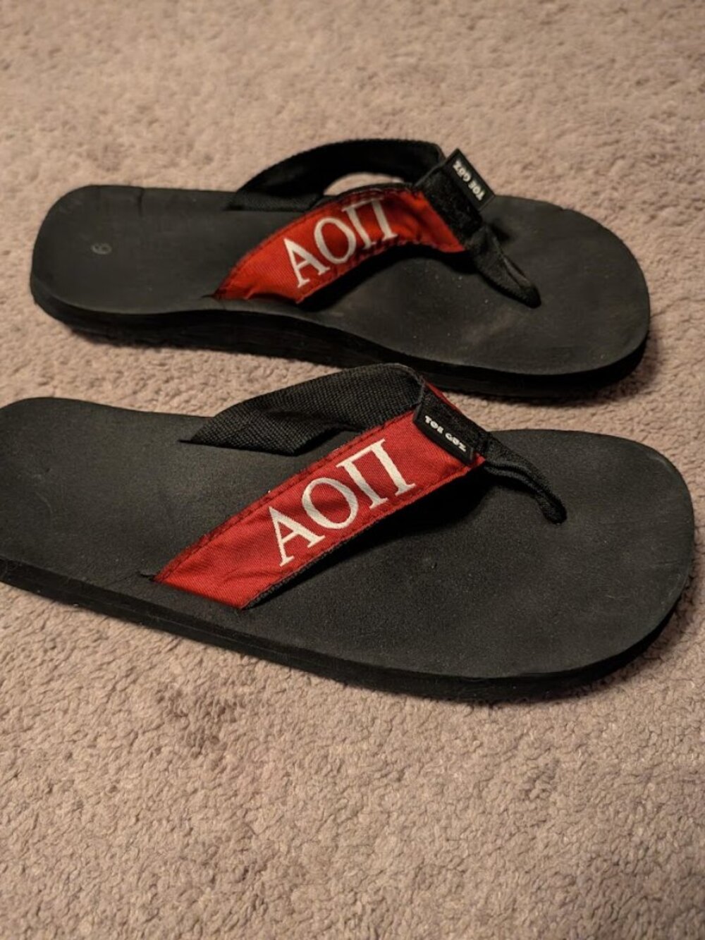 Alpha Omicron Pi AOII TOS Gear Flip Flops Sandals Women’s Size 9 Black Red